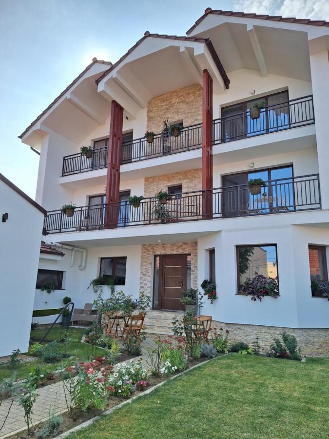 Bed and Breakfast Trend Arad Exterior foto